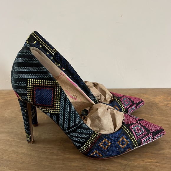 Colorful Heeled Pumps 5” heel - Picture 2 of 10